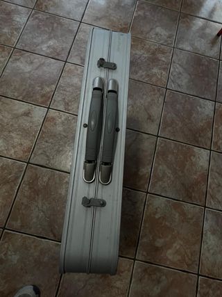 Mesa plegable camping con 4 banquetas.