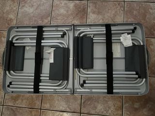 Mesa plegable camping con 4 banquetas.