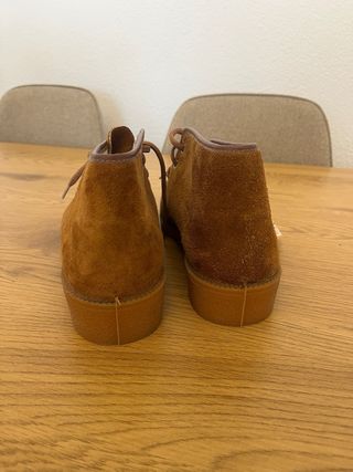 Botas de ante marrones