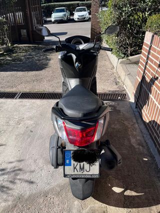 Yamaha NMAX 125cc Scooter Automática