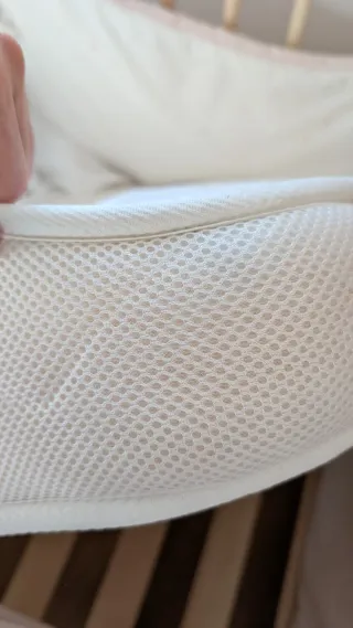 Cuna de bebé de madera + colchón