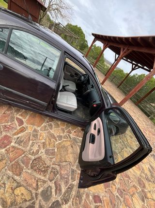 Mitsubishi Carisma 2002