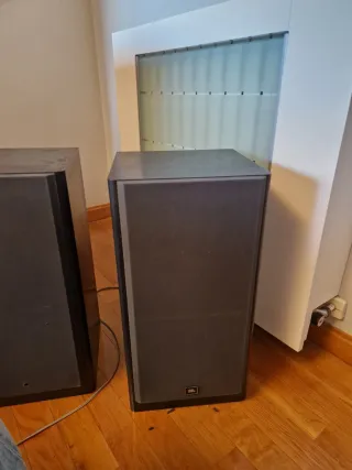 Altavoces JBL Negros