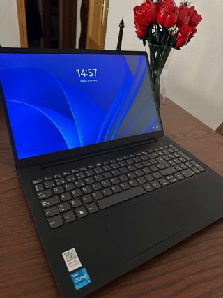 Portátil Lenovo i3 Negro