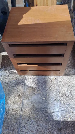 Cajonera de madera 60x58x50cm tengo 2