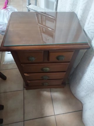 Cabecero de madera de cama de 90 y mesita de noche