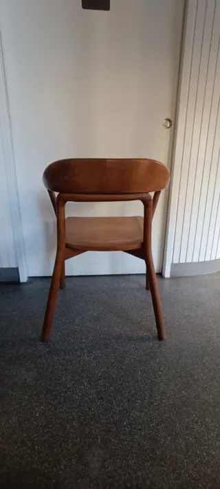 Silla de madera maciza hecha a mano