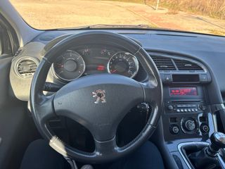 Peugeot 3008 2011
