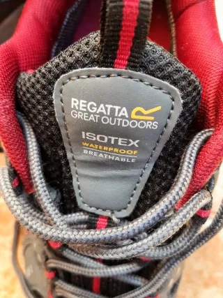 Zapatos de senderismo impermeables