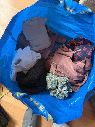 Lote Ropa: Vaqueros y Camisas Talla Única