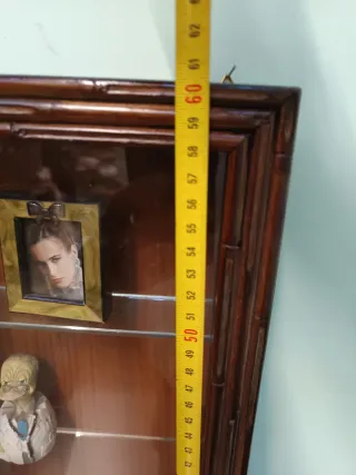 Vetrina bambù con ripiani in vetro