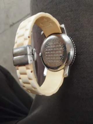 Reloj Folli Follie Beige y Plateado