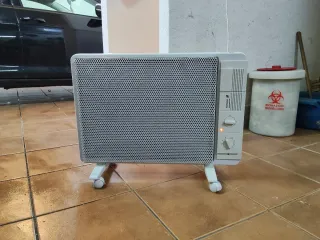Radiador eléctrico con ruedas