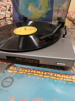 Tocadiscos y Altavoces Sony