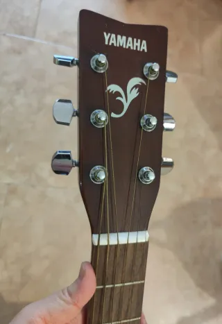 Guitarra Acústica Yamaha