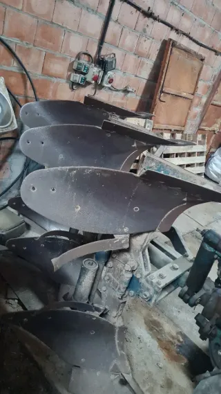 Vertedera/arado/palas/reja/pales para tractor