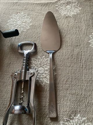 Frusta, cavatappi e paletta torta