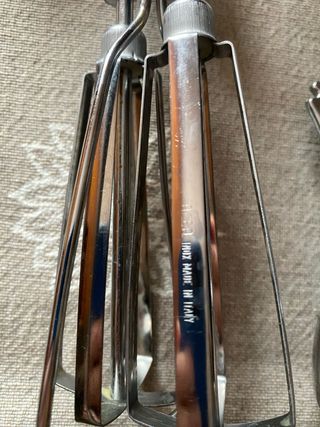 Frusta, cavatappi e paletta torta