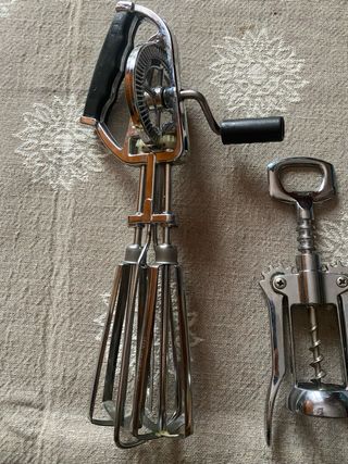 Frusta, cavatappi e paletta torta