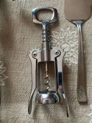 Frusta, cavatappi e paletta torta