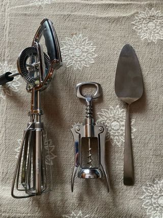 Frusta, cavatappi e paletta torta