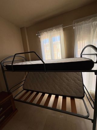 Litera metálica con somieres de madera