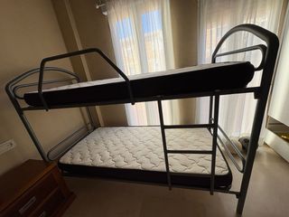 Litera metálica con somieres de madera