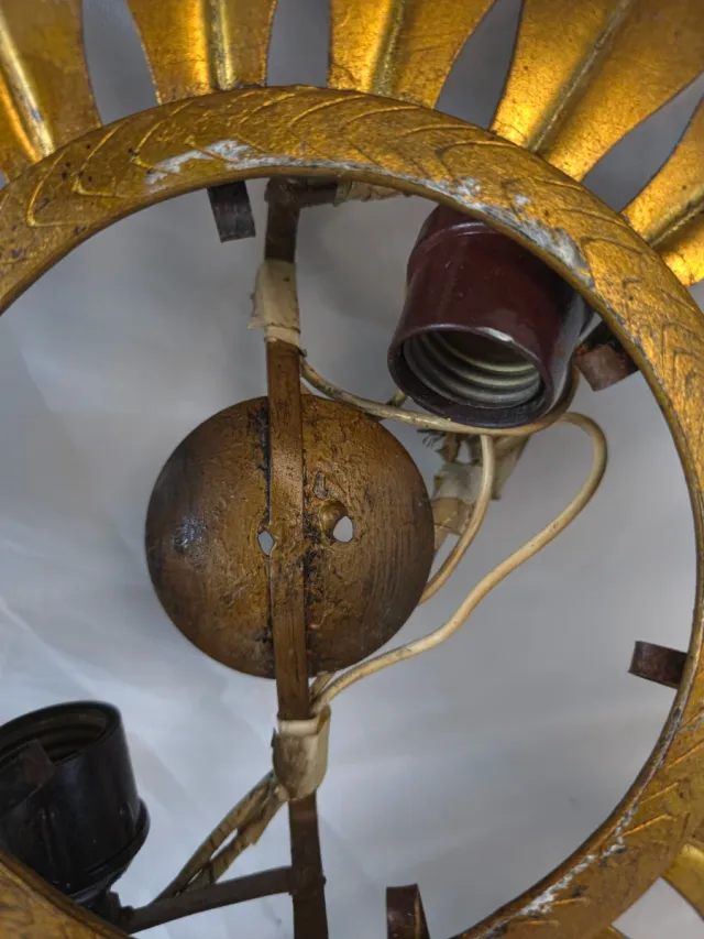 Lámpara de pared Sol Metal Dorada