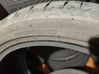Bridgestone 225/40R19 93Y Neumático