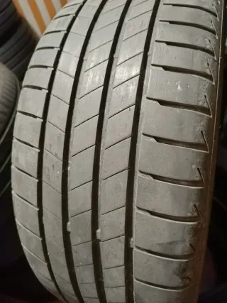 Bridgestone 225/40R19 93Y Neumático