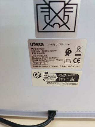 Maniquí planchado y secado 2 en 1 1200 W elimina arrugas y olores - Ufesa SV1200