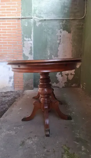 Mesa de comedor vintage de madera