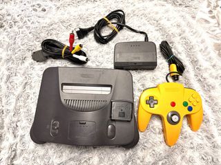 Nintendo 64 Completa Nero e Giallo