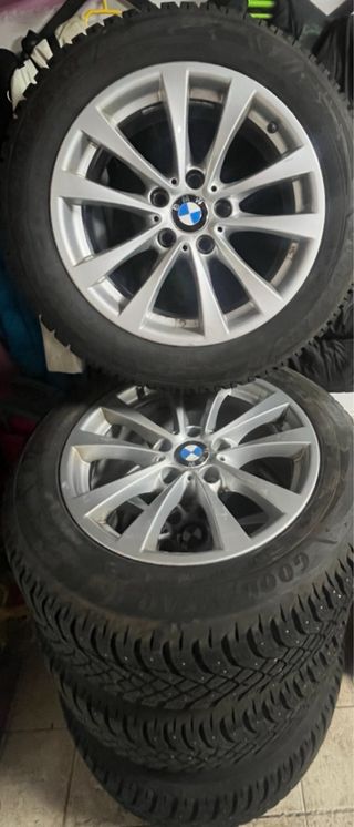 Llantas BMW 17 con cubiertas de nieve