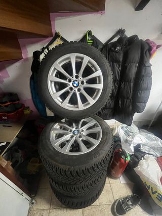 Llantas BMW 17 con cubiertas de nieve
