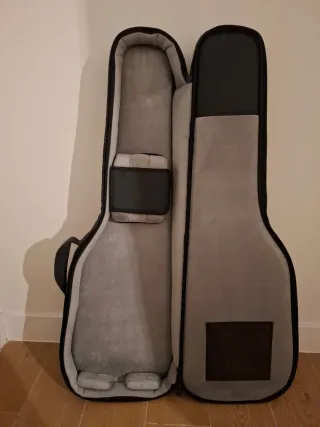 Estuche Ibanez Powerpad Ultra para guitarra eléctr