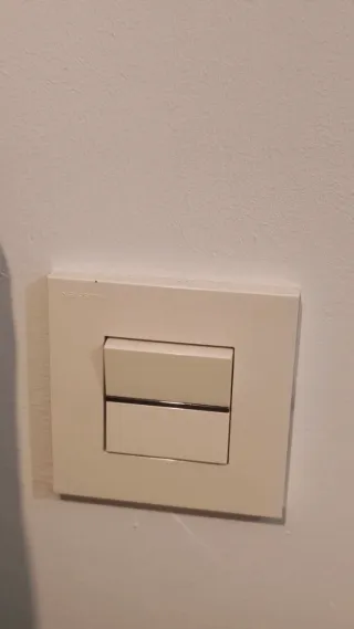 Interruptores y enchufes Niessen beige