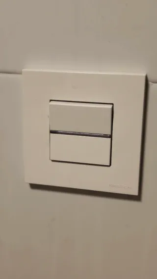 Interruptores y enchufes Niessen beige