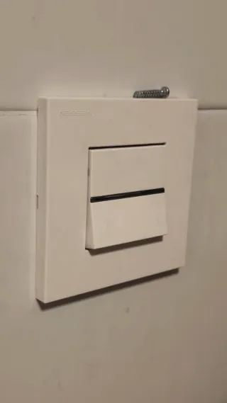 Interruptores y enchufes Niessen beige