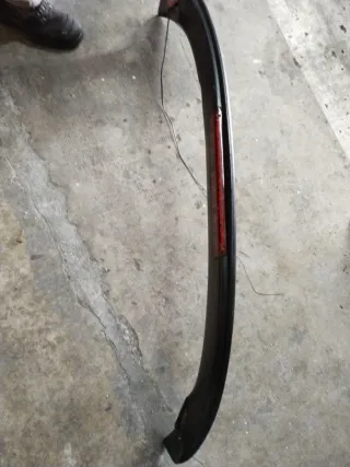 Alerón Ford Escort 97 con luz freno