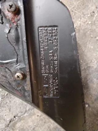 Alerón Ford Escort 97 con luz freno