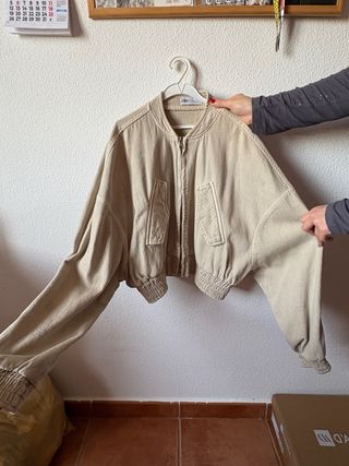 Chaqueta Zara Beige Bomber