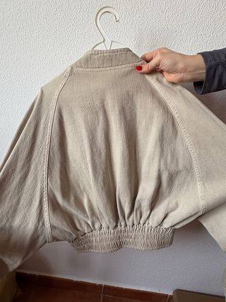 Chaqueta Zara Beige Bomber