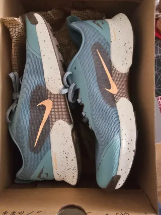 Zapatillas Nike Trail Running Oro y Verde Azulado