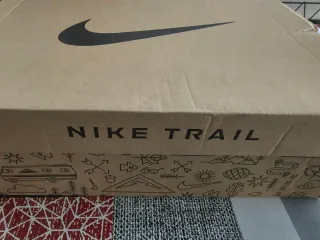 Zapatillas Nike Trail Running Oro y Verde Azulado