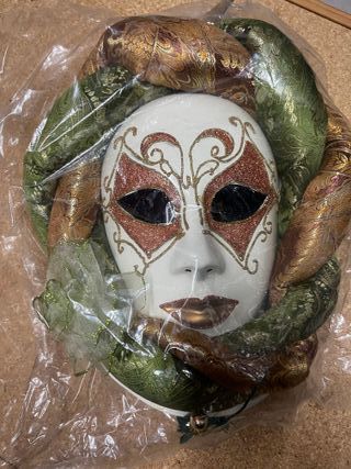 Máscara Veneciana Brocada Negra Dorada