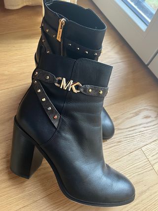 Stivaletti Michael Kors neri con tacco