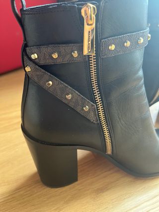 Stivaletti Michael Kors neri con tacco