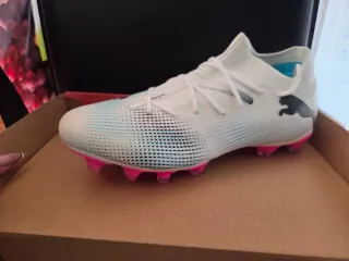 Zapatillas Fútbol Puma Future 7 Blancas y Rosas