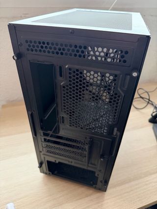 Caja PC MSI forge M100R micro-ATX y cristal